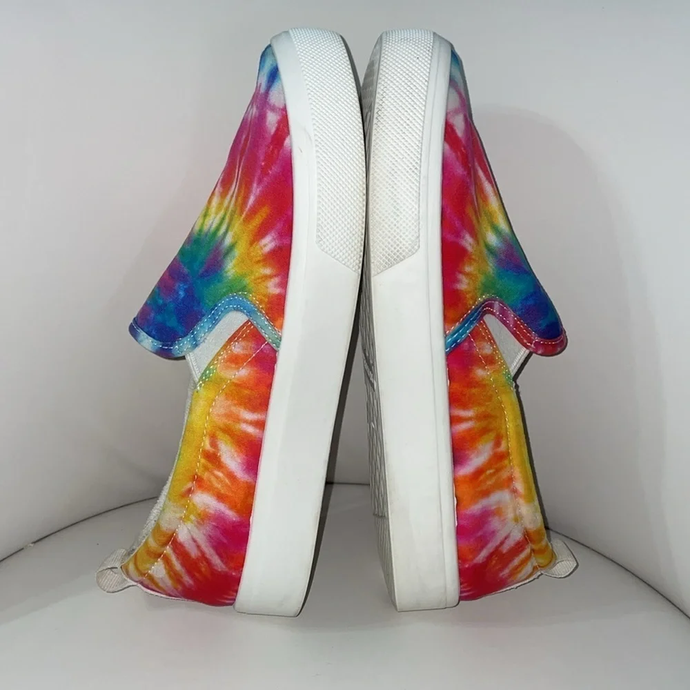 Skechers Poppy Hippy Hype Women Size 7.5 Rainbow Tie Dye Canvas Sneaker Shoe